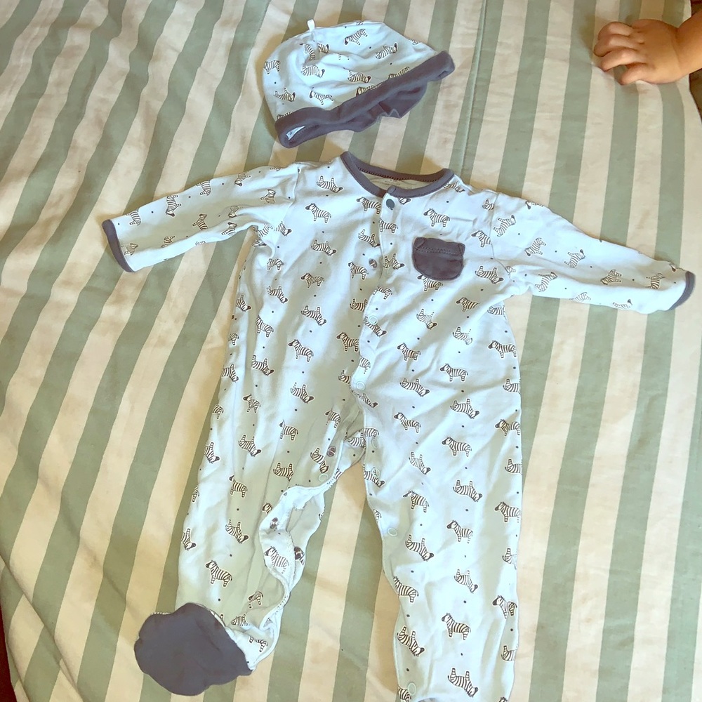 9m baby boy zebra footie/onesie with matching hat